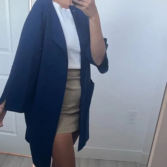 St. John One Button Overcoat - Picture 12 of 16